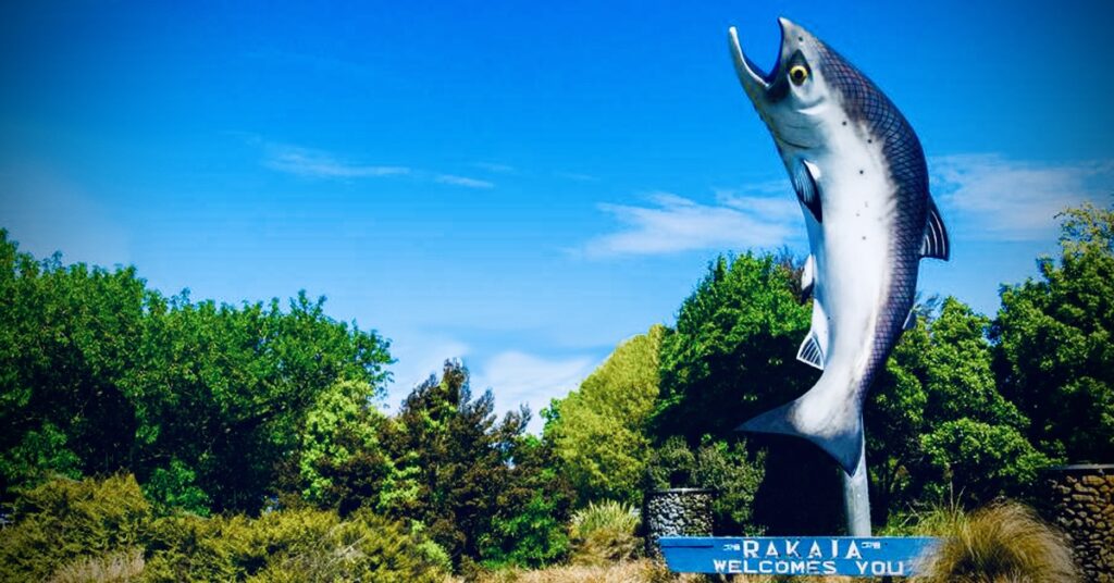 Giant Salmon Statue – Rakaia, Canterbury